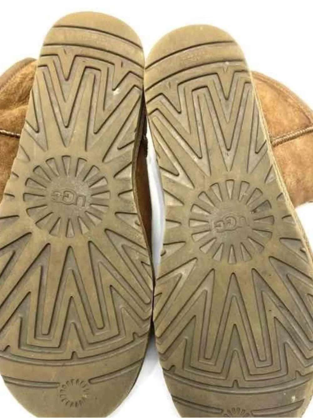 UGG Classic Short Suede Boot Chestnut Women's Size 8